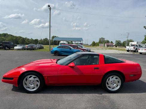 Used 1996 Chevrolet Corvette Coupe RWD image 4