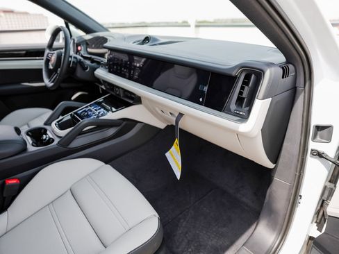 New 2025 Porsche Cayenne S image 27
