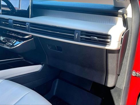 Used 2025 Lincoln Corsair FWD image 16