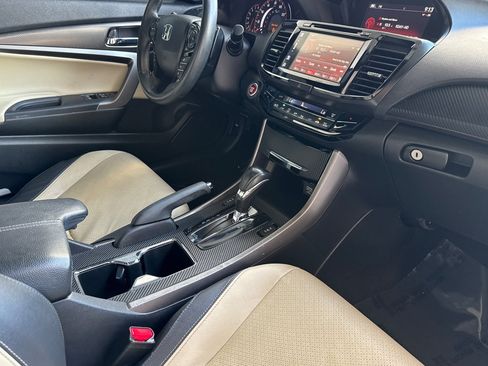 Used 2016 Honda Accord Touring image 32