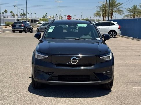 Used 2025 Volvo EX40 Core w/ Climate Package AWD/4WD image 2