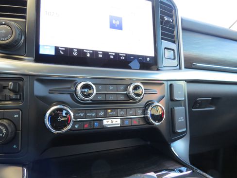 Used 2024 Ford F150 Lariat w/ Tow/Haul Package image 24