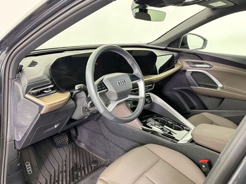 Used 2025 Audi Q5 Premium w/ Convenience Package AWD/4WD image 4