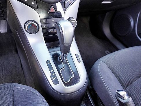 Used 2014 Chevrolet Cruze LT image 27