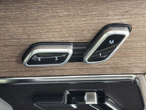 New 2025 Land Rover Range Rover SE image 33