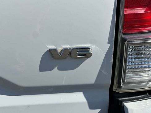 Used 2021 Toyota Tacoma TRD Sport AWD/4WD image 26