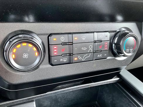 Used 2020 Ford F250 XLT w/ XLT Premium Package image 34