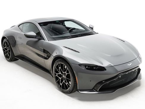 Used 2020 Aston Martin V8 Vantage AMR RWD image 5