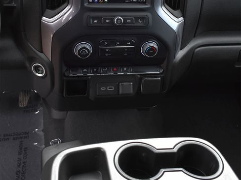 Used 2022 Chevrolet Silverado 1500 Custom image 14