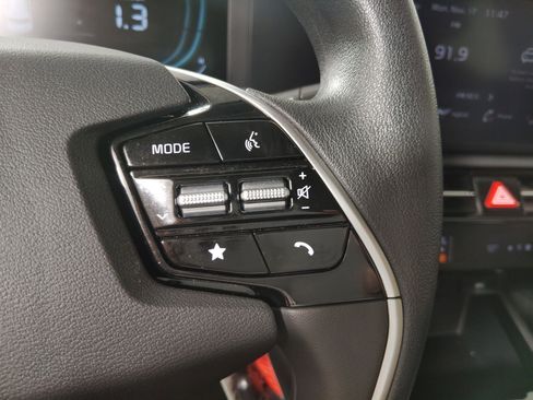 Used 2023 Kia Niro LX image 22