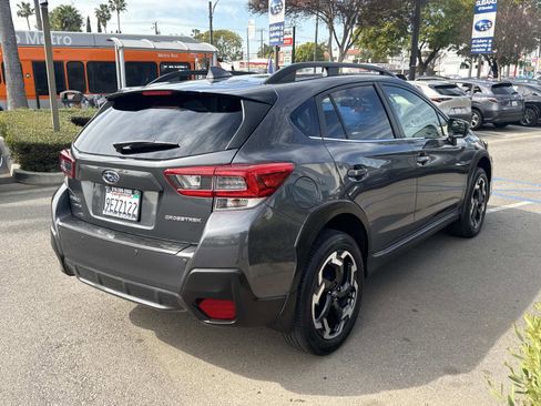 Used 2023 Subaru Crosstrek 2.5i Limited w/ Moonroof Package image 4