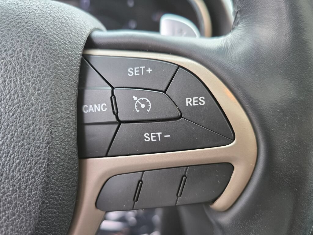 Used 2015 Jeep Grand Cherokee Altitude AWD/4WD image 29