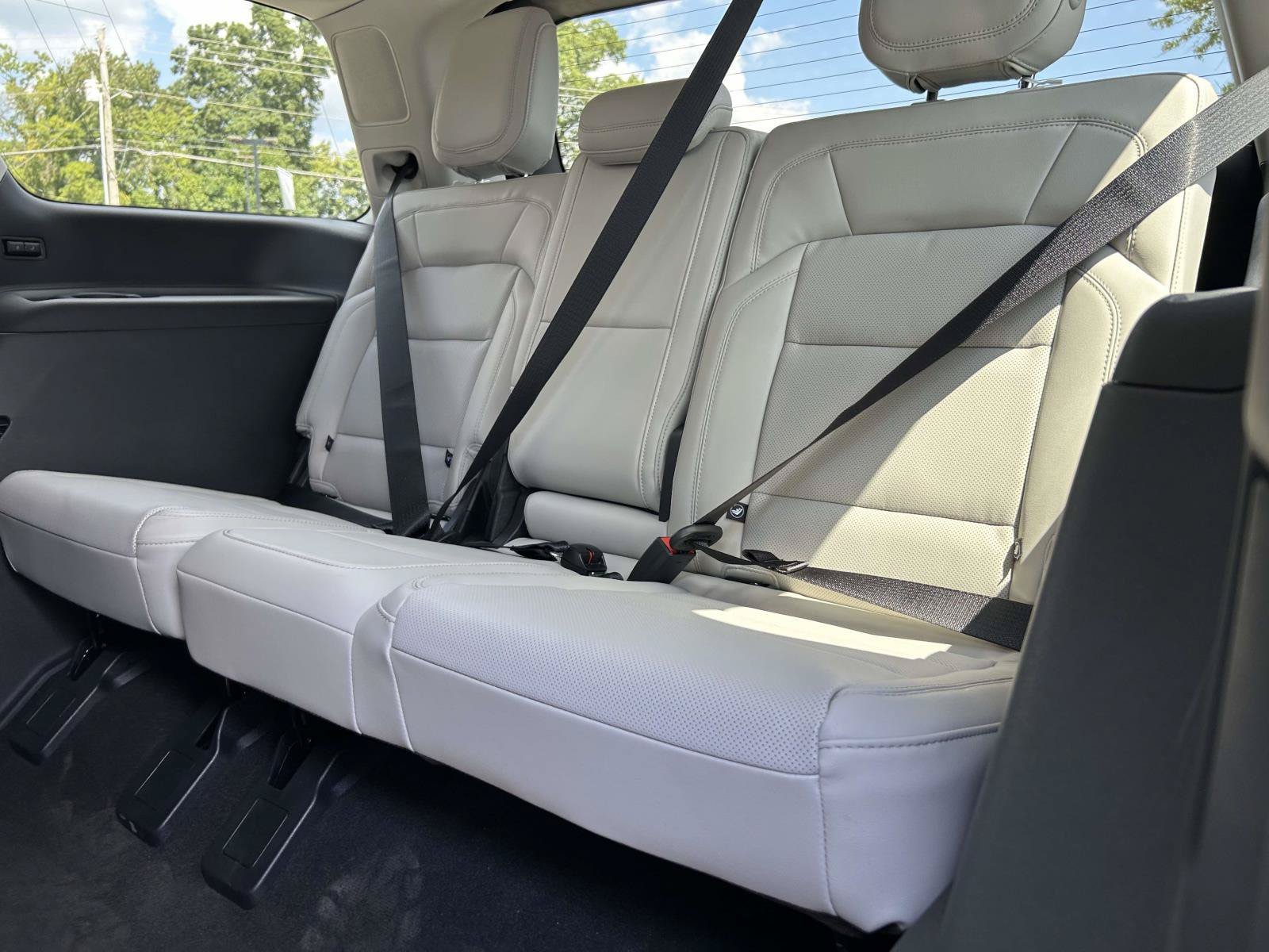 Certified 2025 Lincoln Navigator Reserve AWD/4WD image 18