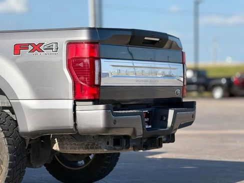 Certified 2022 Ford F250 Platinum w/ FX4 Off-Road Package AWD/4WD image 13