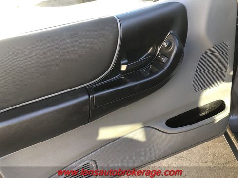 Used 2010 Ford Ranger XLT image 9