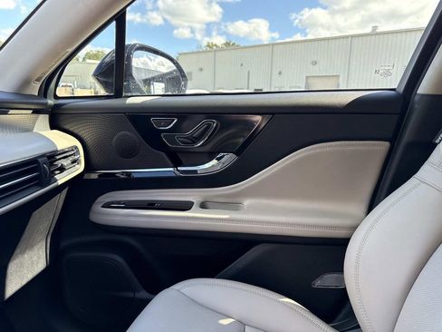 New 2026 Lincoln Corsair Premiere image 22