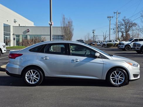 Used 2018 Ford Focus SE image 4
