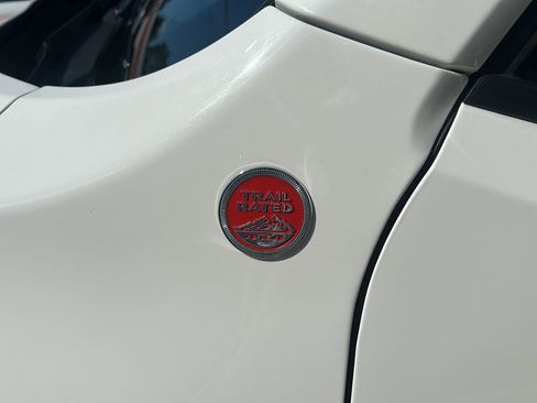 Used 2023 Jeep Renegade Trailhawk AWD/4WD image 22
