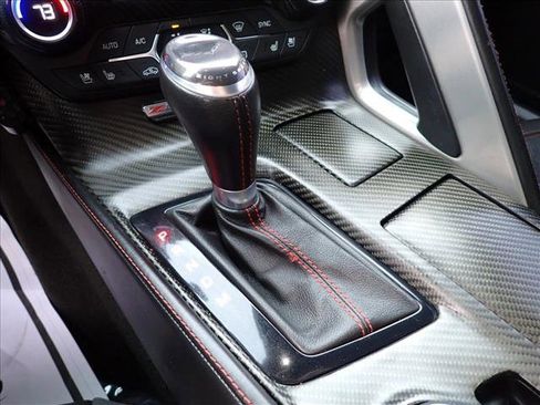 Used 2016 Chevrolet Corvette Z06 w/ 3LZ Preferred Equipment Group image 19