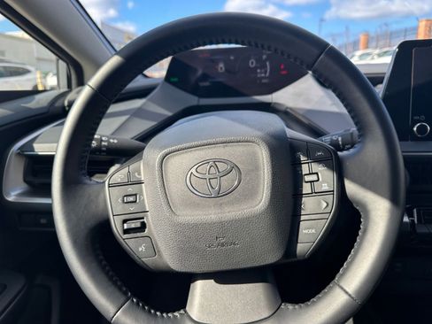 Used 2025 Toyota Prius LE image 25