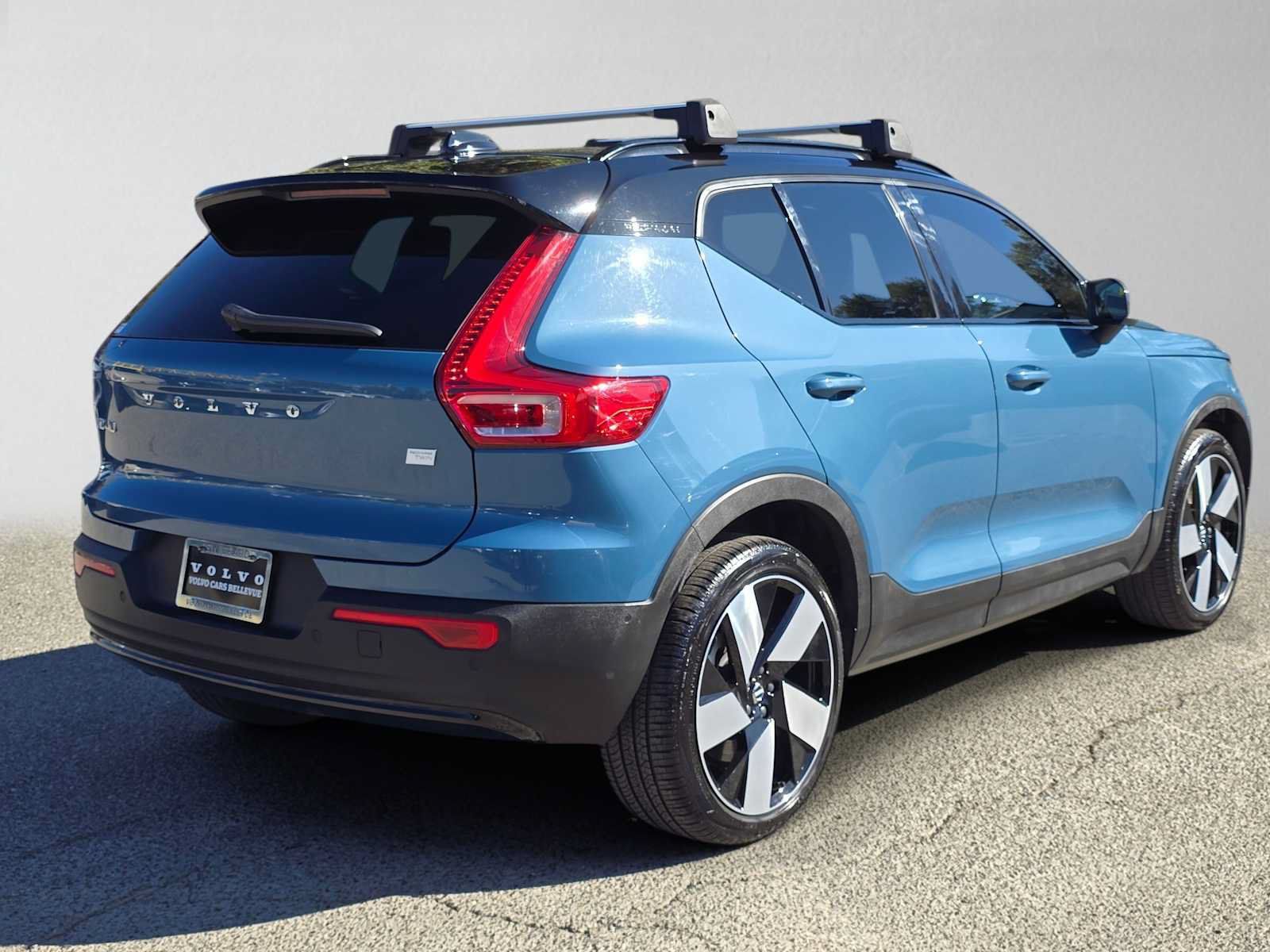 Used 2023 Volvo XC40 Recharge Plus w/ Protection Package Premier AWD/4WD image 4