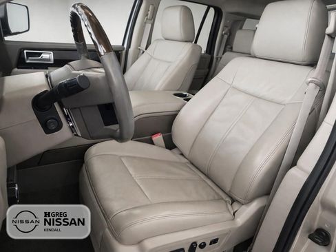 Used 2017 Lincoln Navigator Select AWD/4WD image 7