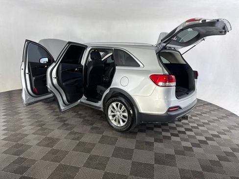 Used 2016 Kia Sorento FWD w/ LX Convenience Package image 18