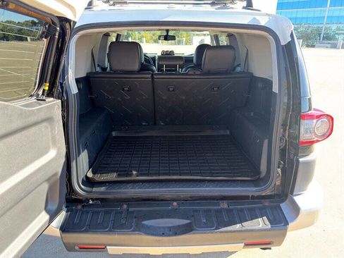 Used 2014 Toyota FJ Cruiser 4WD w/ Convenience Package image 18