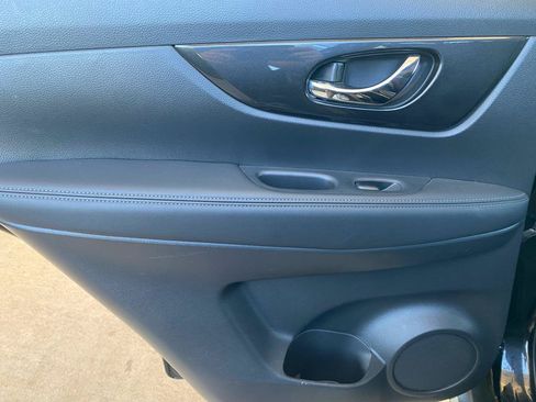 Used 2018 Nissan Rogue S FWD image 21