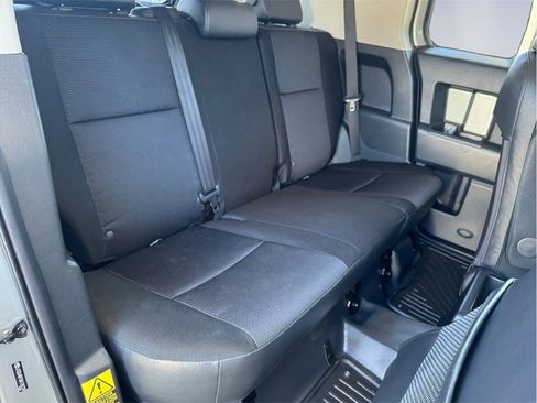 Used 2011 Toyota FJ Cruiser 4WD w/ Upgrade Pkg image 25