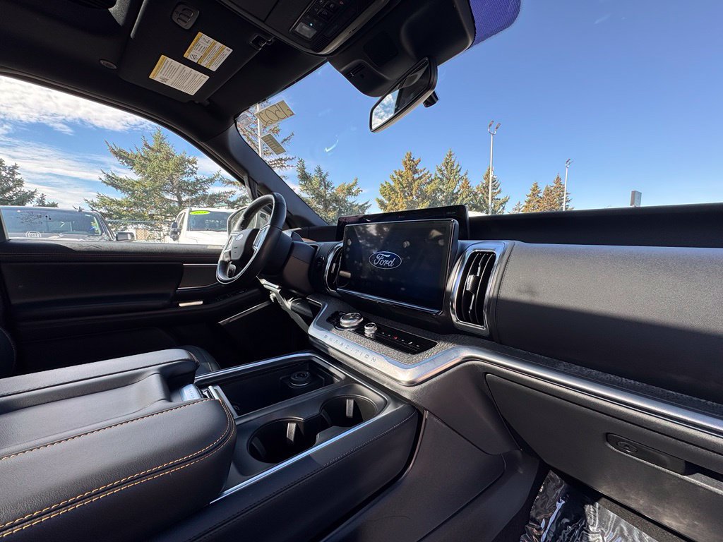 Used 2025 Ford Expedition Tremor AWD/4WD image 36