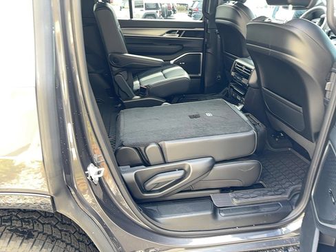 New 2026 Jeep Grand Wagoneer 4WD image 9
