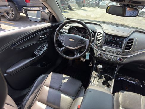Used 2017 Chevrolet Impala LT FWD image 30