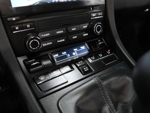 Used 2021 Porsche 718 Boxster Spyder image 42