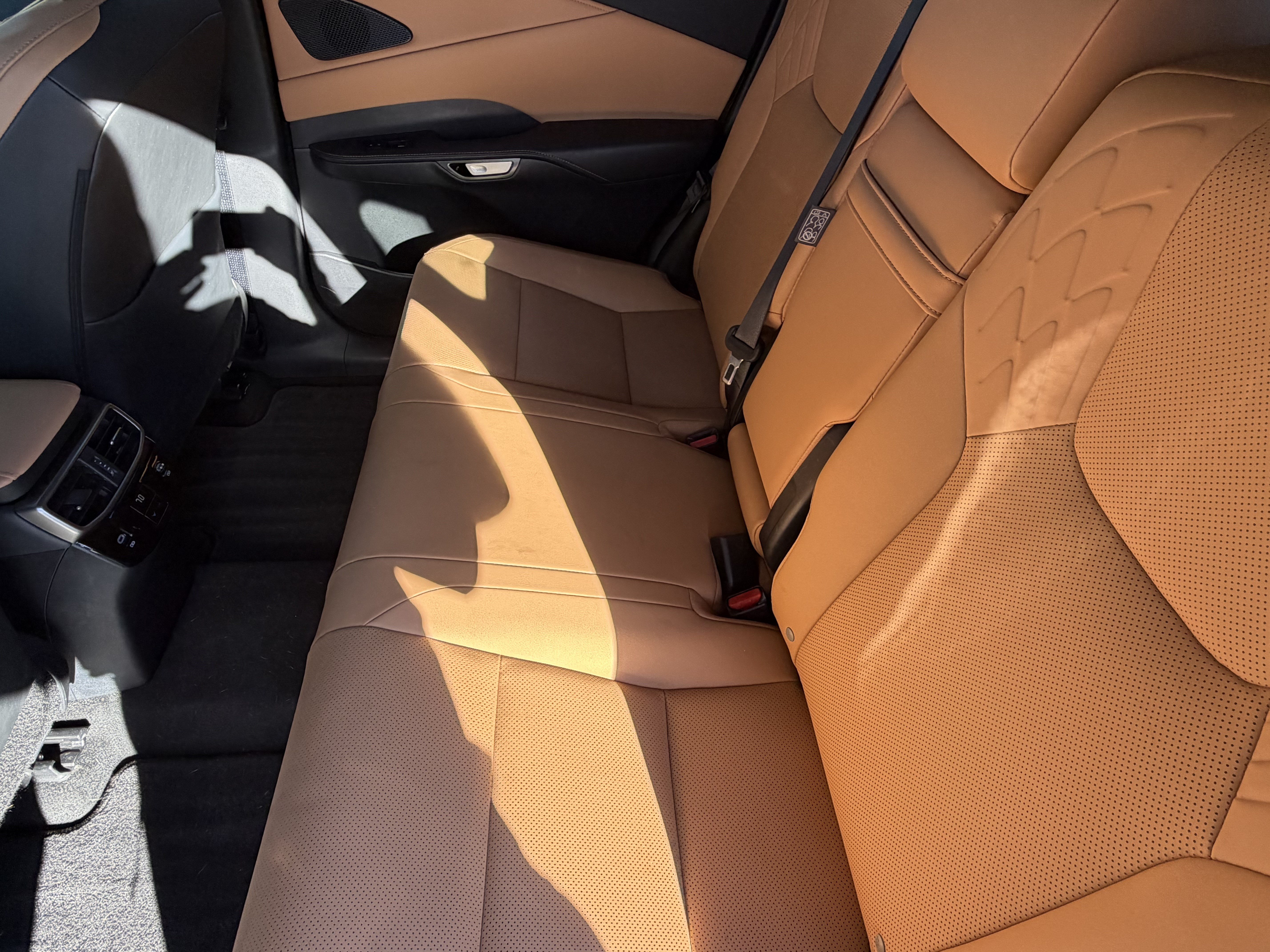 Used 2023 Lexus RX 350 Premium w/ Accessory Package AWD/4WD image 29