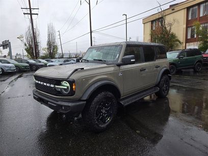New 2025 Ford Bronco Outer Banks w/ Black Appearance Package