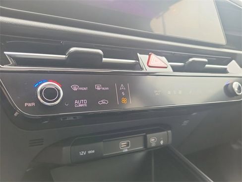 New 2025 Kia Niro EX Touring image 29