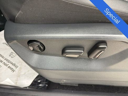 Used 2019 Volkswagen Tiguan SE w/ Panoramic Sunroof Package AWD/4WD image 18