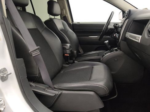 Used 2017 Jeep Compass Latitude AWD/4WD image 21