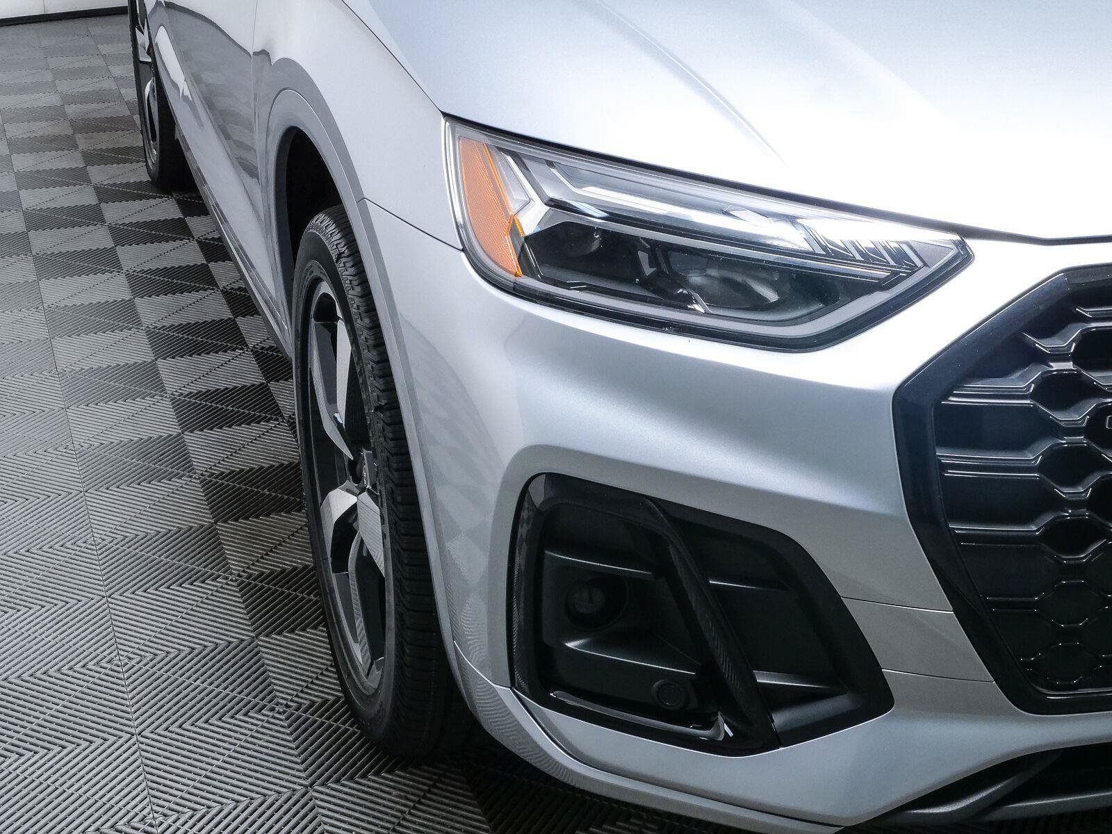 Used 2023 Audi Q5 2.0T Premium Plus w/ Premium Plus Package AWD/4WD image 37