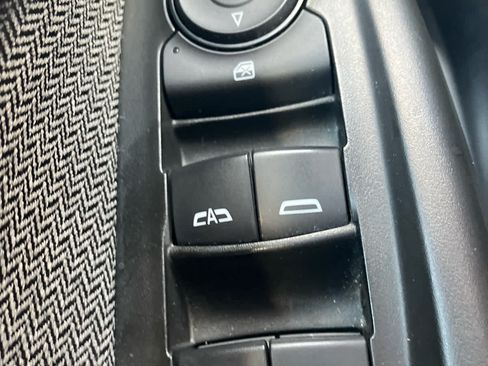 Used 2025 Chevrolet TrailBlazer LT FWD image 13