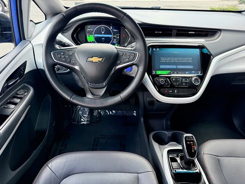 Used 2017 Chevrolet Bolt Premier w/ Driver Confidence II Package FWD image 12