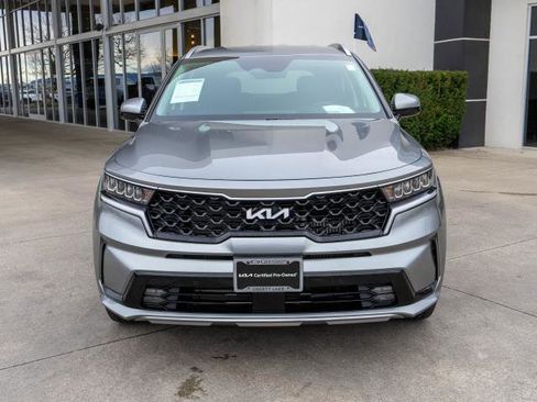 Certified 2023 Kia Sorento EX image 2