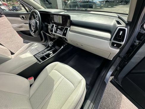 Used 2023 Kia Sorento S w/ Panoramic Sunroof Package AWD/4WD image 32