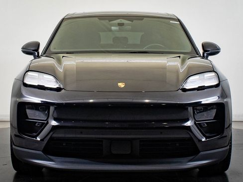 Certified 2024 Porsche Macan 4 Electric image 11