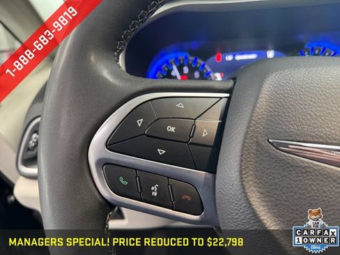 Used 2023 Chrysler Pacifica Touring-L FWD image 19