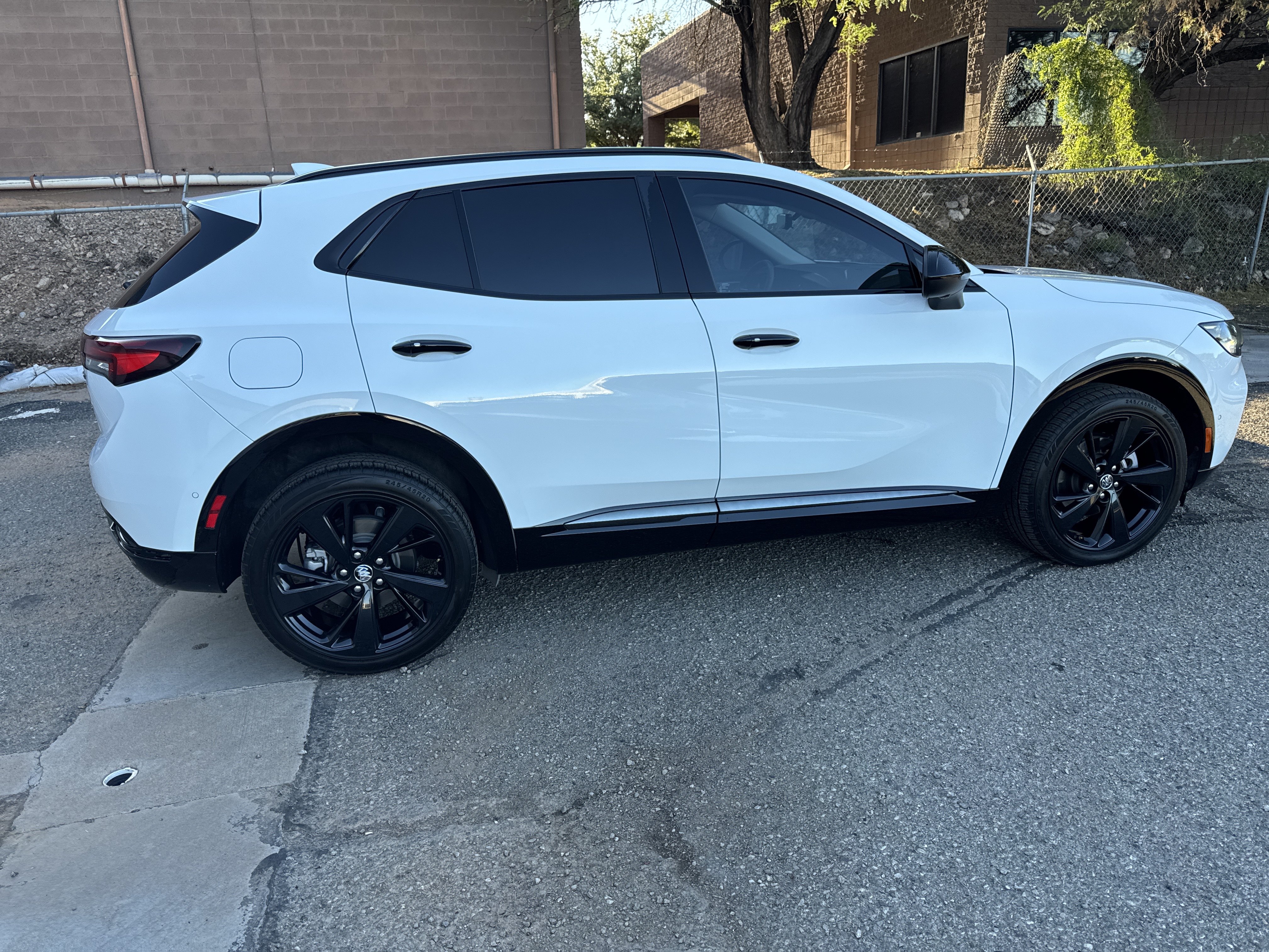 Used 2022 Buick Envision Essence w/ Technology Package II FWD image 8