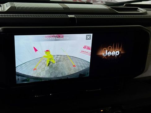 Used 2024 Jeep Wrangler Unlimited Sahara image 5