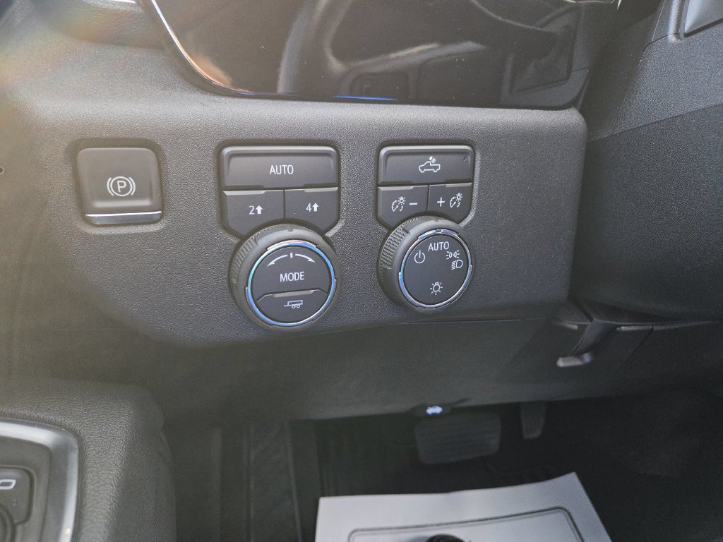 Used 2026 Chevrolet Silverado 1500 LT AWD/4WD image 14