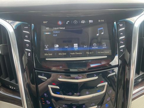 Used 2017 Cadillac Escalade Premium Luxury AWD/4WD image 20